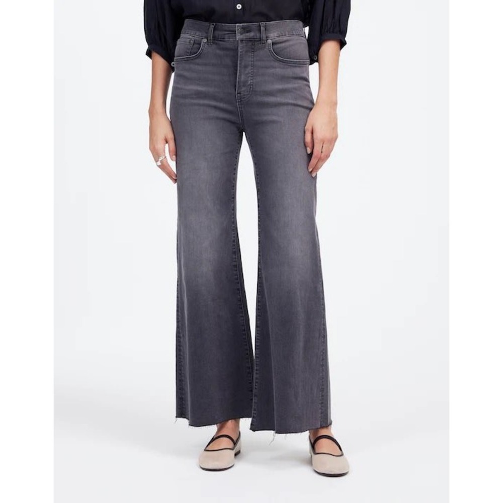 MADEWELL Flared Wide-Leg Crop Jeans in Chasm Super Stretch NU006